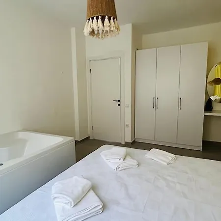 Kovuk Villalari-villa Selin Private Pool And Jacuzzi Villa